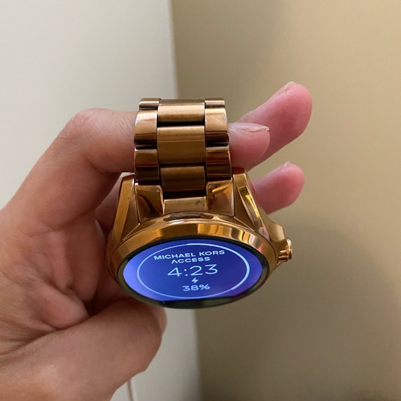 Michael Kors Smart Watch - Picture 7 of 7